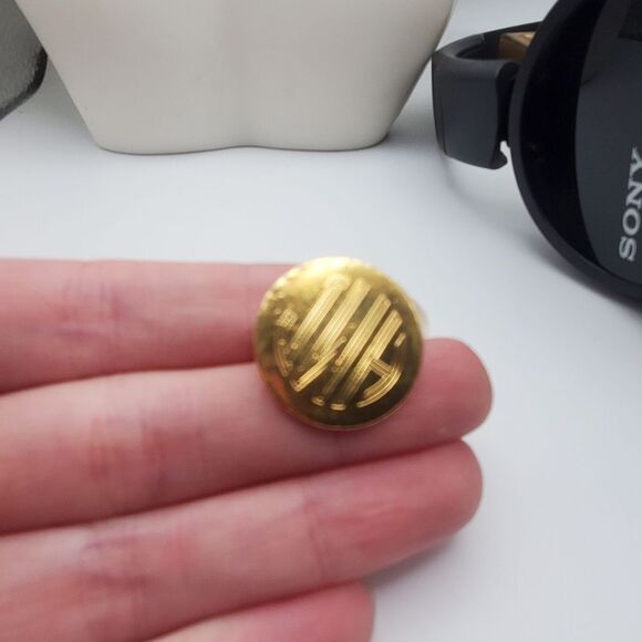 Antique calligraphy button - Picture 1 of 3